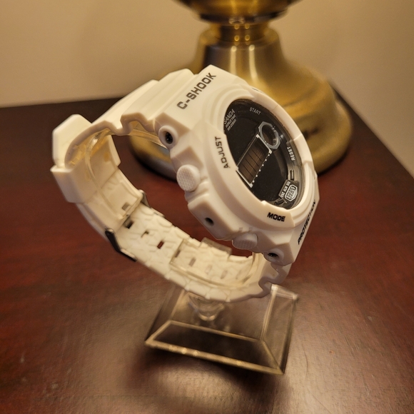 New White Digital C shook Fashion watch - Picture 7 of 8